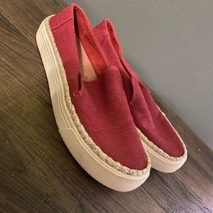 Women’s canvas TOMS size 7